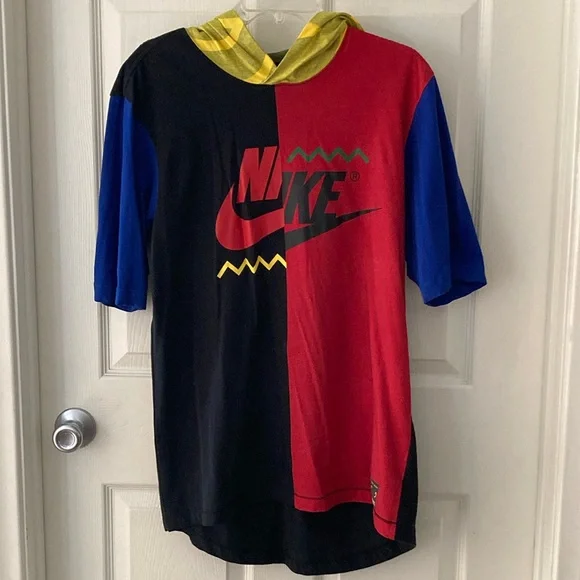 NIKE Hooded T Shirt The Nike Tee Size M Black Blue Yellow Red White Green - Picture 2 of 12